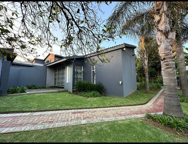 5 BEDROOM HOUSE FOR SALE IN GHOLFSIG